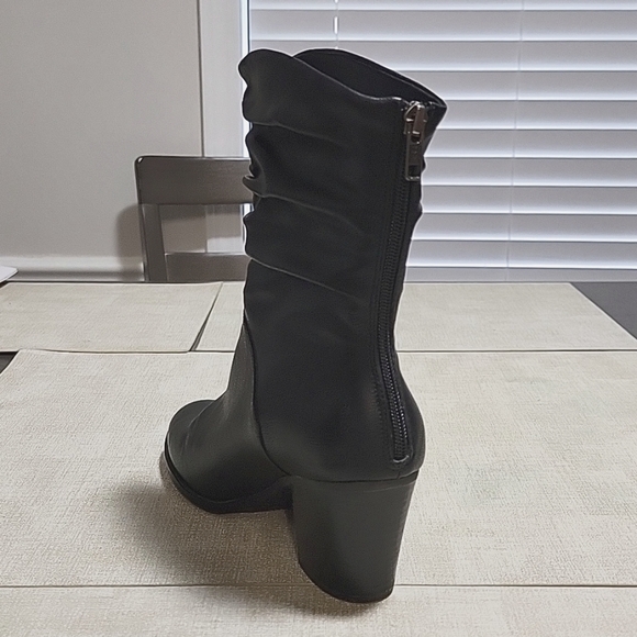 Baretraps Leslie Slouch Boot - Picture 6 of 11